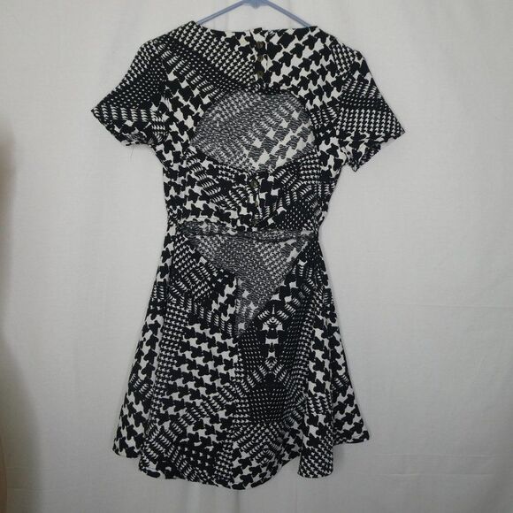 Freebird Houndstooth Multi Cutout Back Mini Dress - Picture 10 of 12
